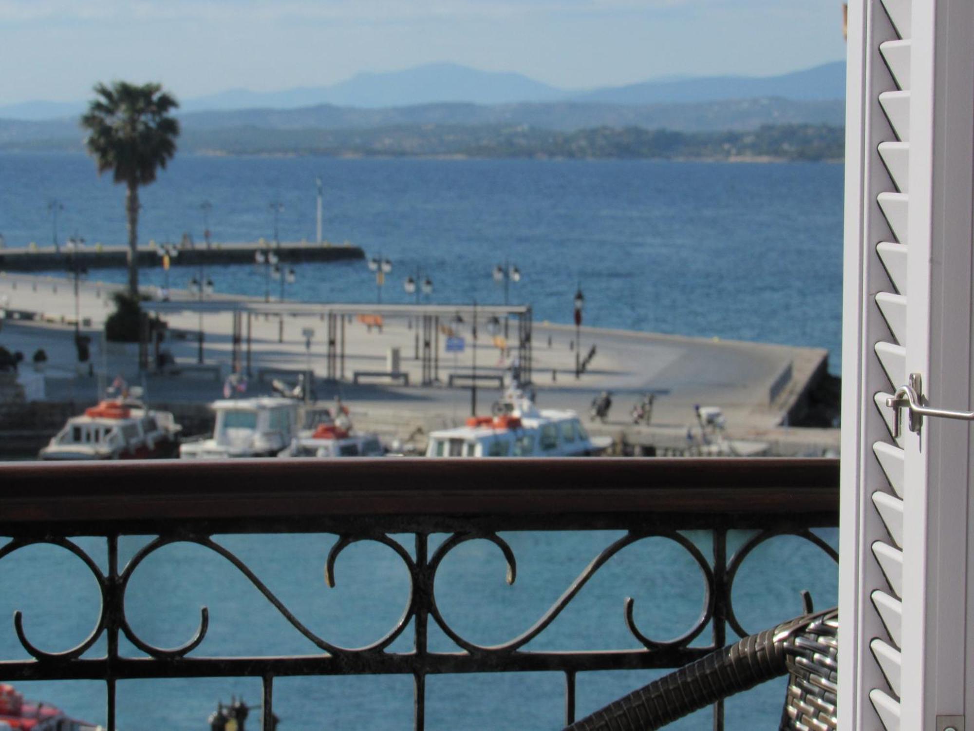 Alexandris Hotel Spetses Town Ruang foto